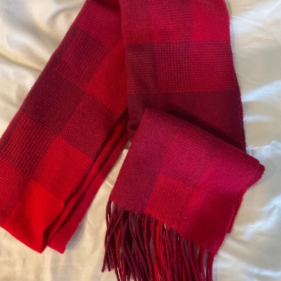 Beautiful Avoca Red Plaid Wool & Cashmere Scarf Made in Ireland - Picture 1 of 5